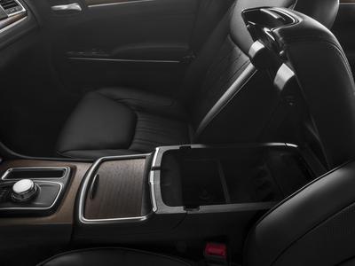 2016 Chrysler 300 C Platinum