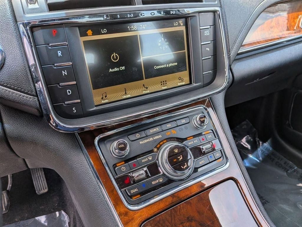 2018 Lincoln Continental Premiere