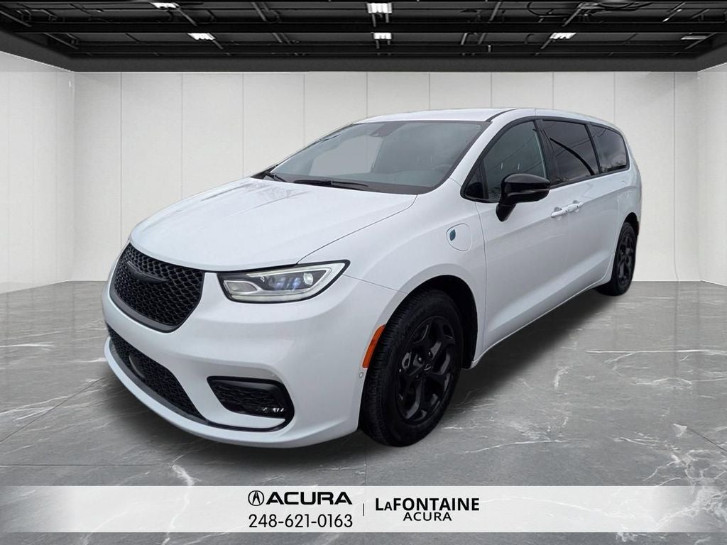 2024 Chrysler Pacifica Hybrid Select S-Appearance PHEV's photo