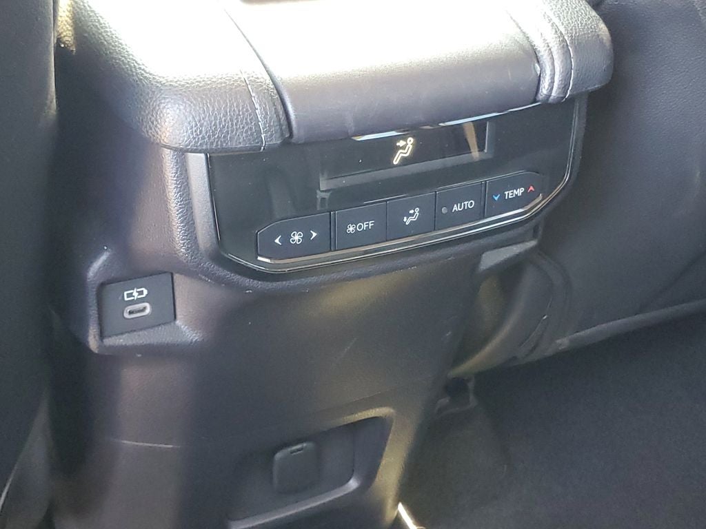 2025 Toyota Grand Highlander Hybrid LE