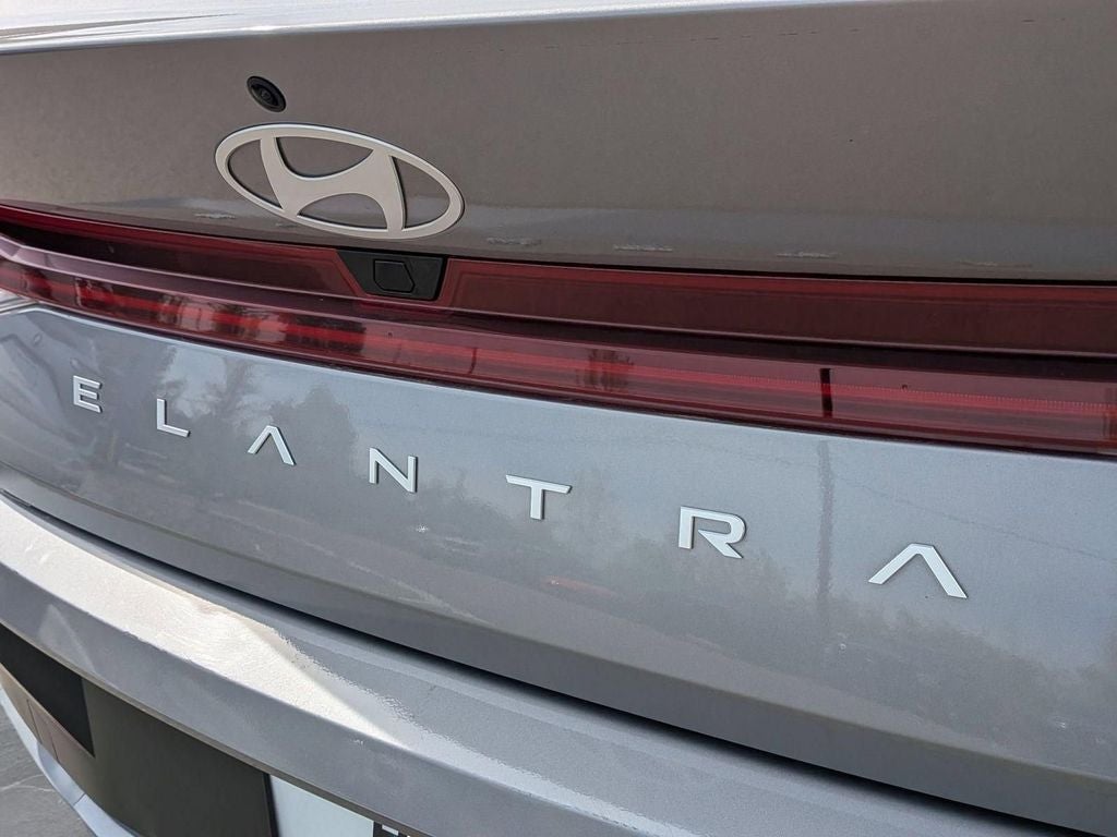 2025 Hyundai Elantra Hybrid Limited