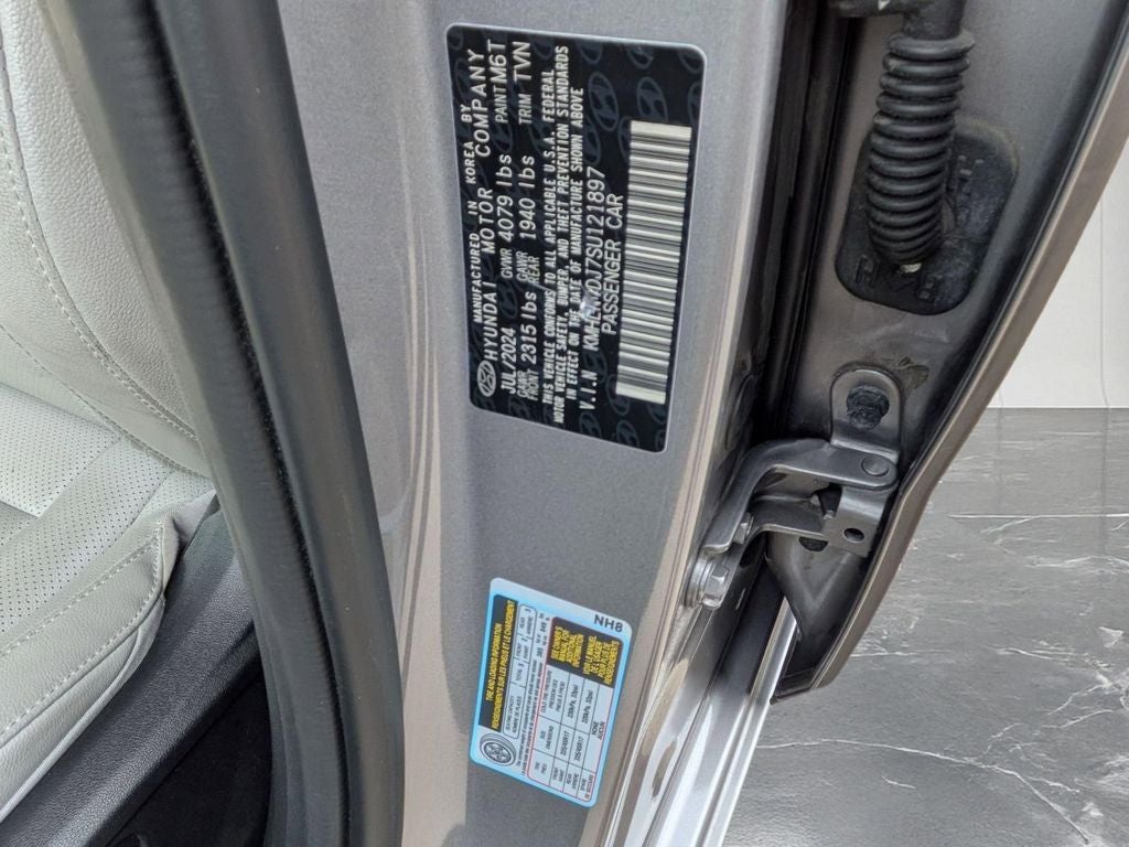 2025 Hyundai Elantra Hybrid Limited