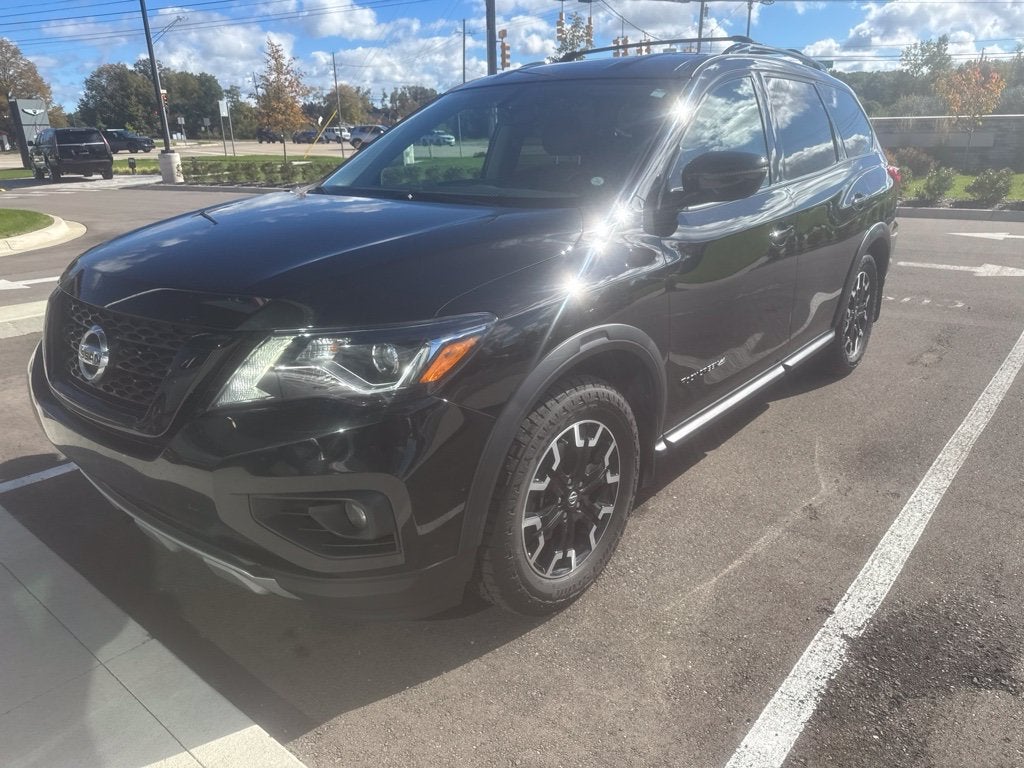 2020 Nissan Pathfinder SV