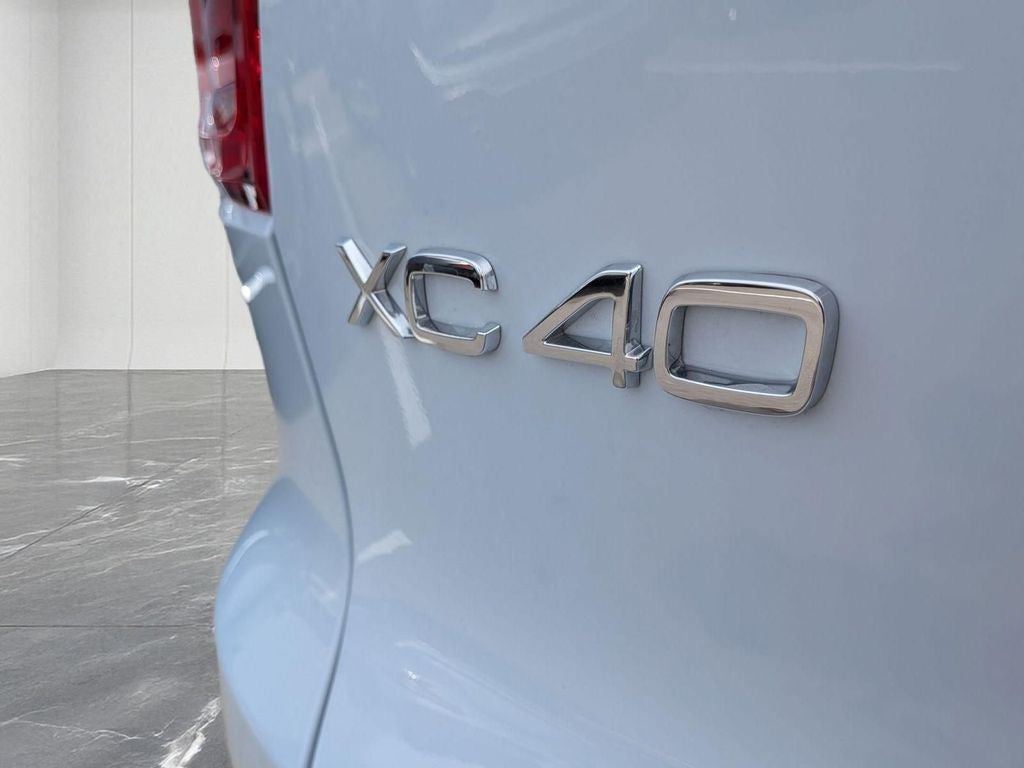 2026 Volvo XC40 B5 Plus