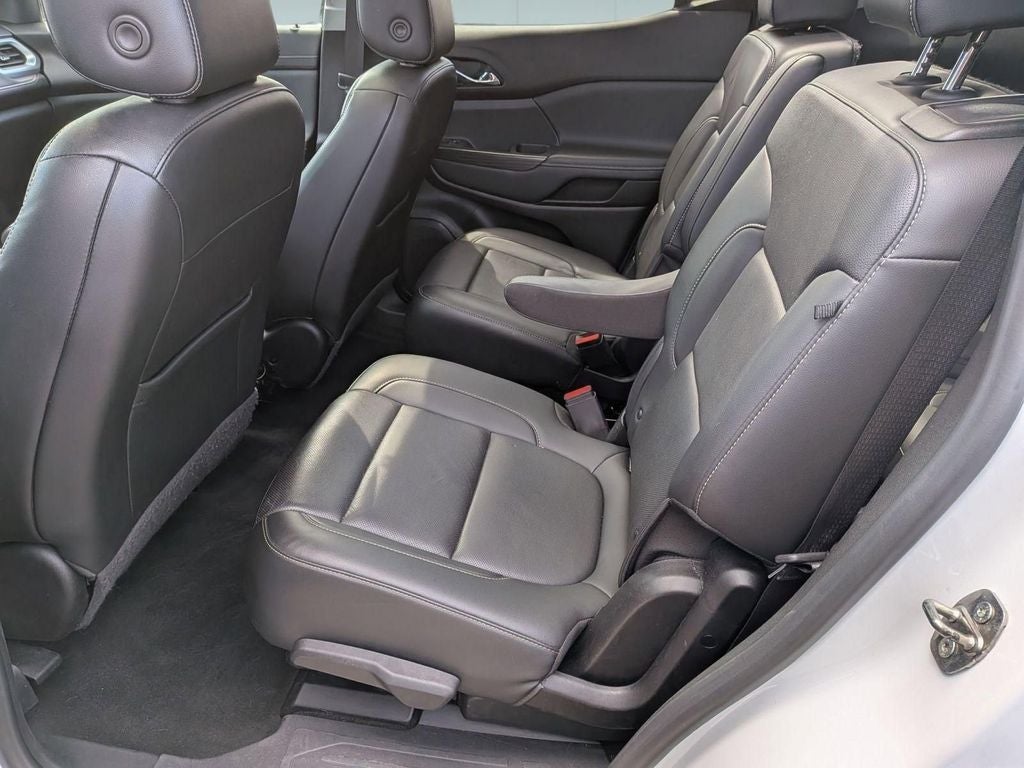 2021 GMC Acadia SLT