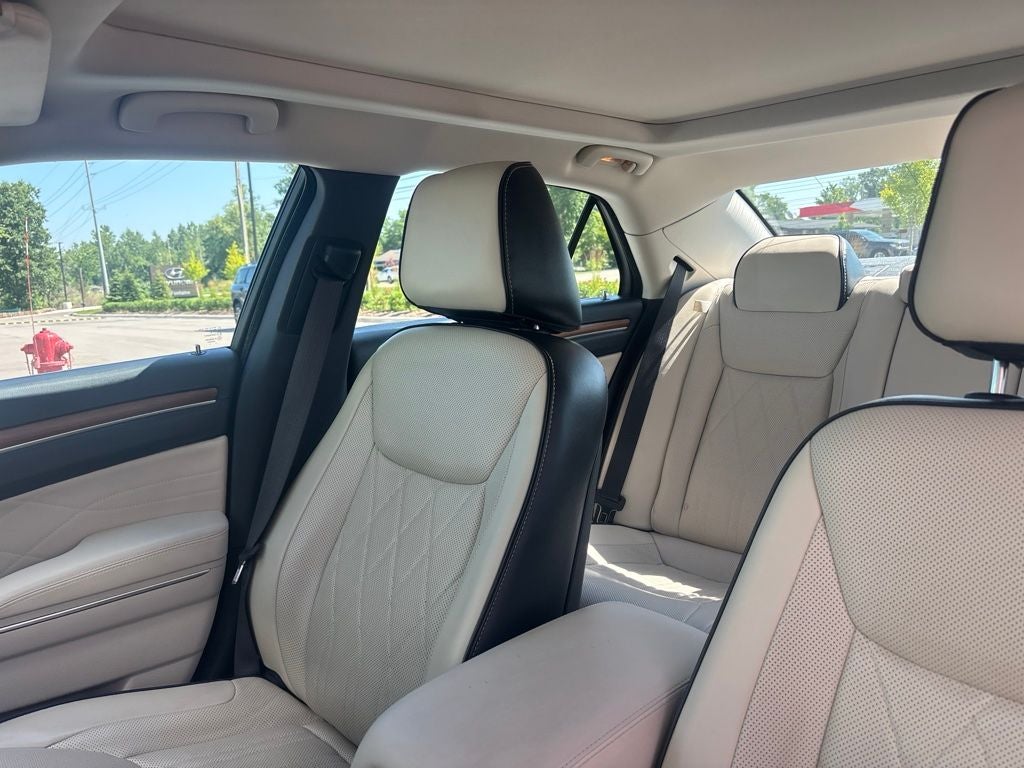 2016 Chrysler 300 C Platinum