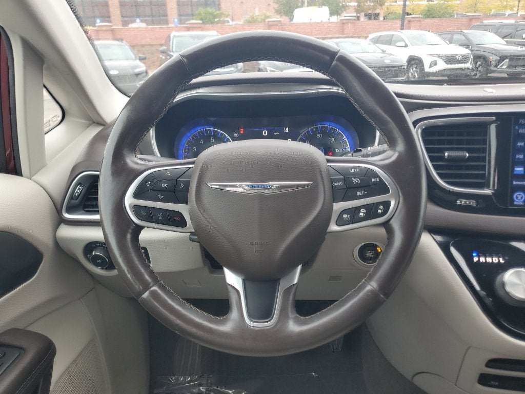 2017 Chrysler Pacifica Touring L Plus