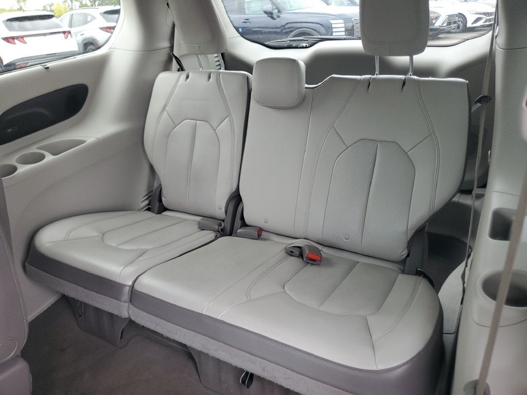 2017 Chrysler Pacifica Touring L Plus