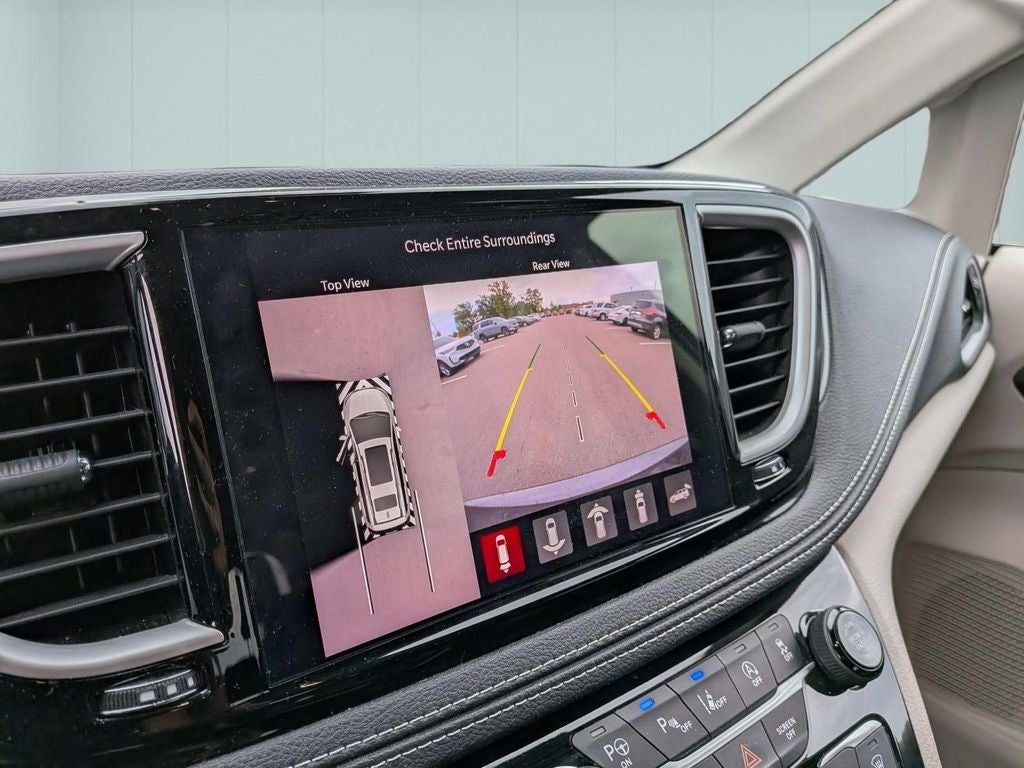 2023 Chrysler Pacifica Touring L