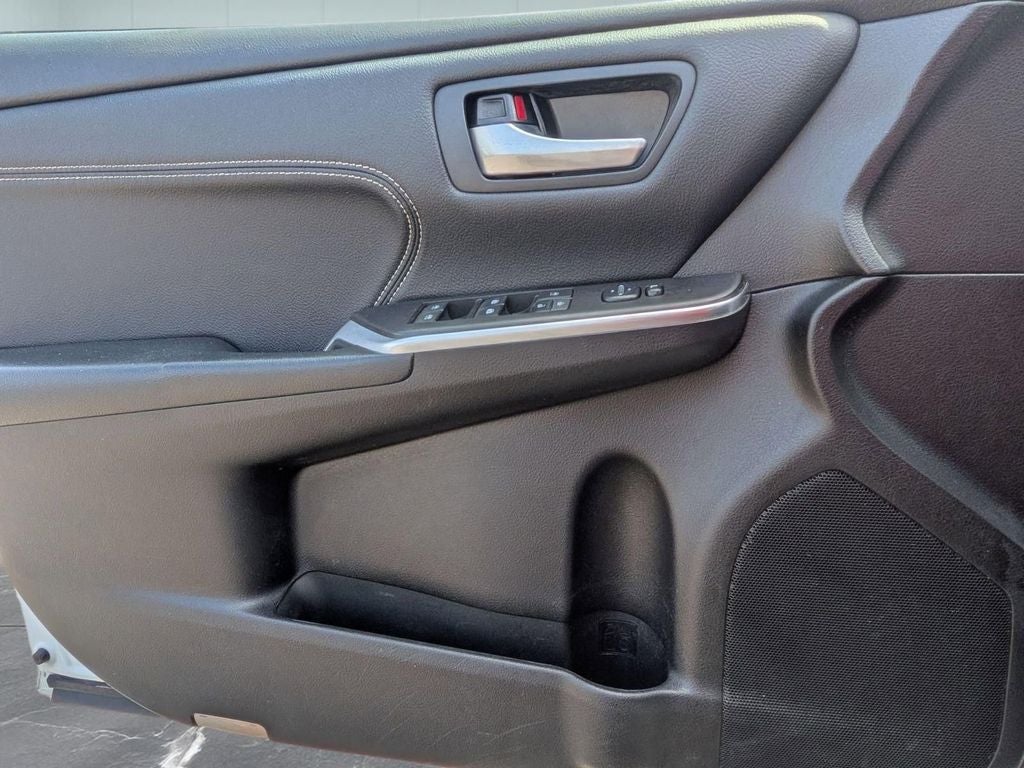 2016 Toyota Camry Hybrid XLE