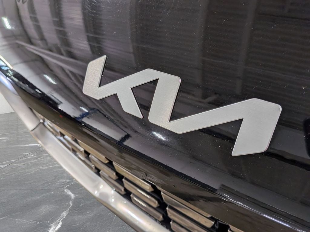 2024 Kia Carnival SX
