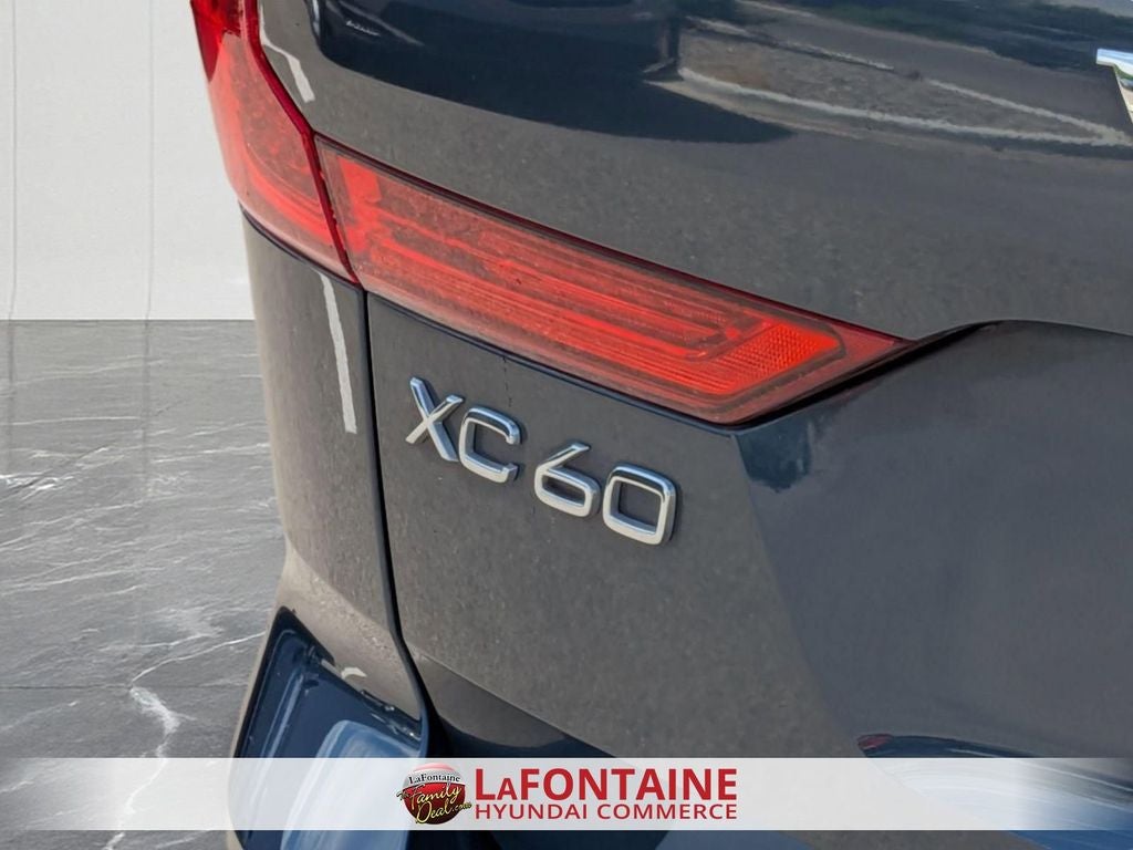 2024 Volvo XC60 B5 Plus Dark Theme